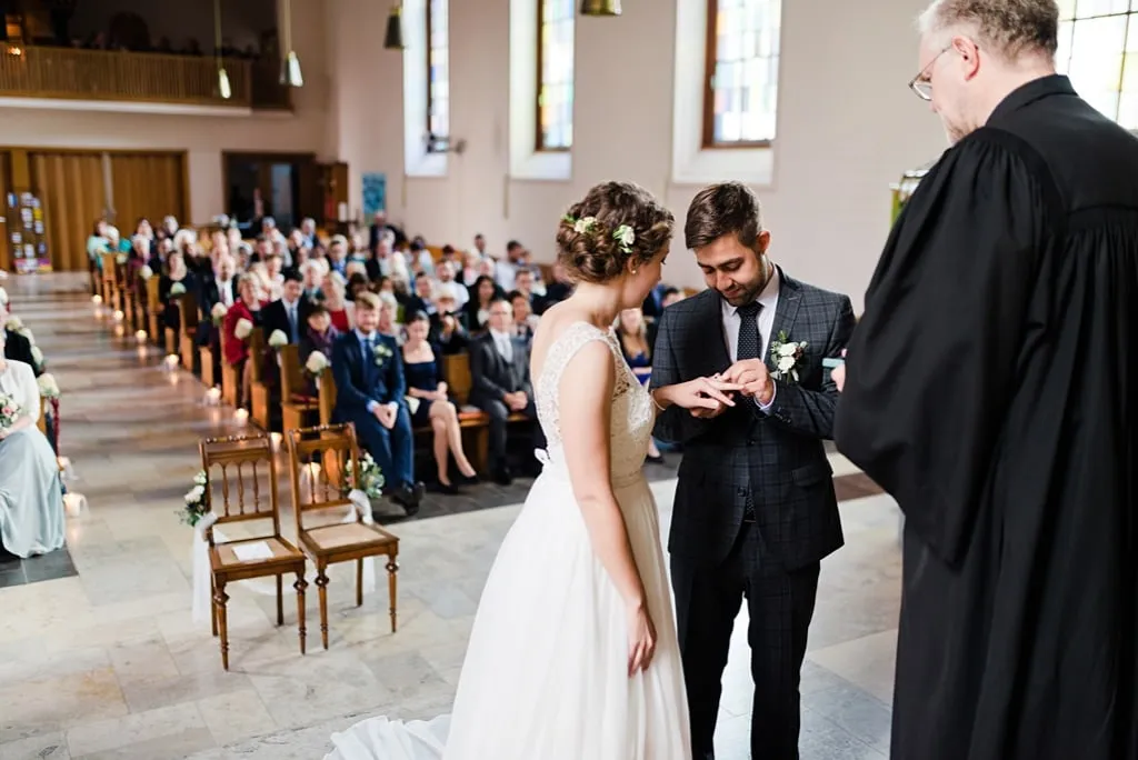 Trauung im Sauerland fotografiert von Hochzeitsfotograf